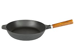 Сковорода из чугуна с деревянной ручкой Сковорода из чугуна с деревянной ручкой