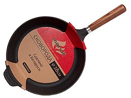 Сковорода из чугуна с деревянной ручкой